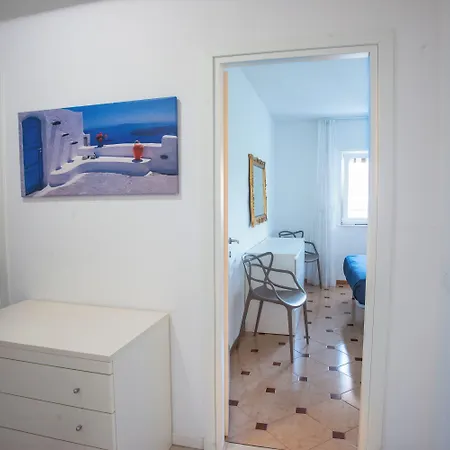 Matteo's Flat For 4 - Happy