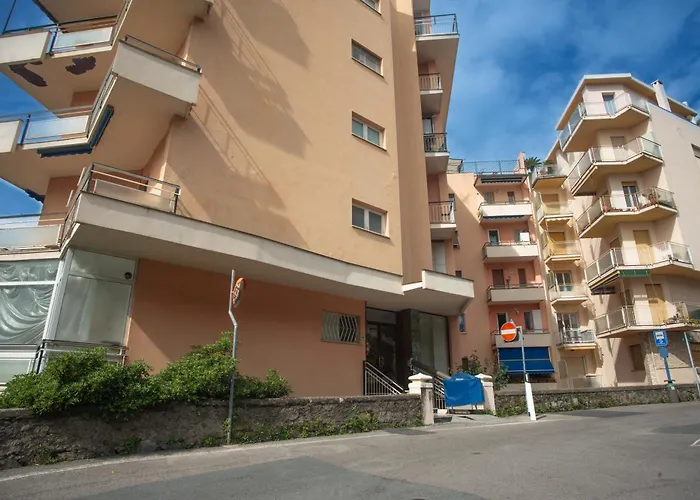 Matteo's Flat - Happy * San Remo